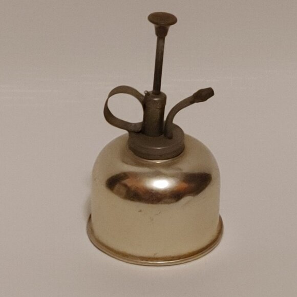 Vintage Brass Thumb Pump Oil Can Sprayer Maker 555 No 111 Made in Taiwan - Picture 2 of 7